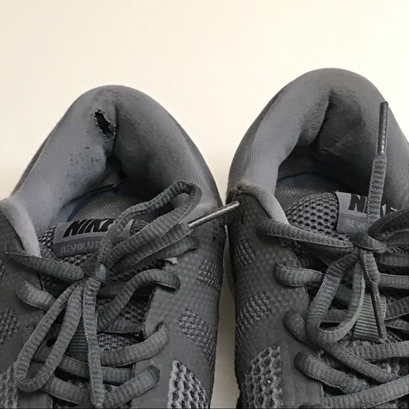 Nike Revolution 4 (908988-010) Athletic Shoe - Picture 8 of 9